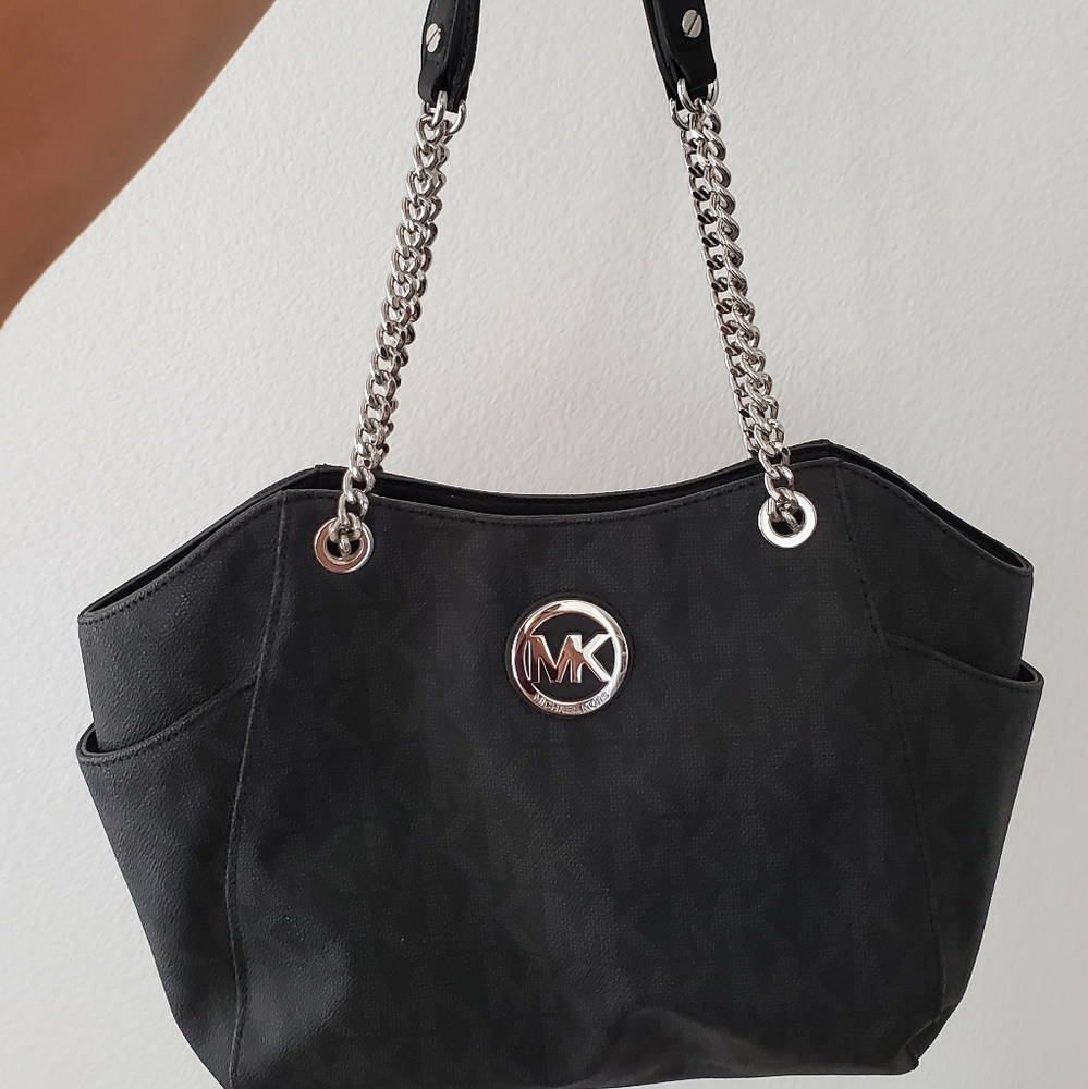 Michael Kors Logo Chain handbag